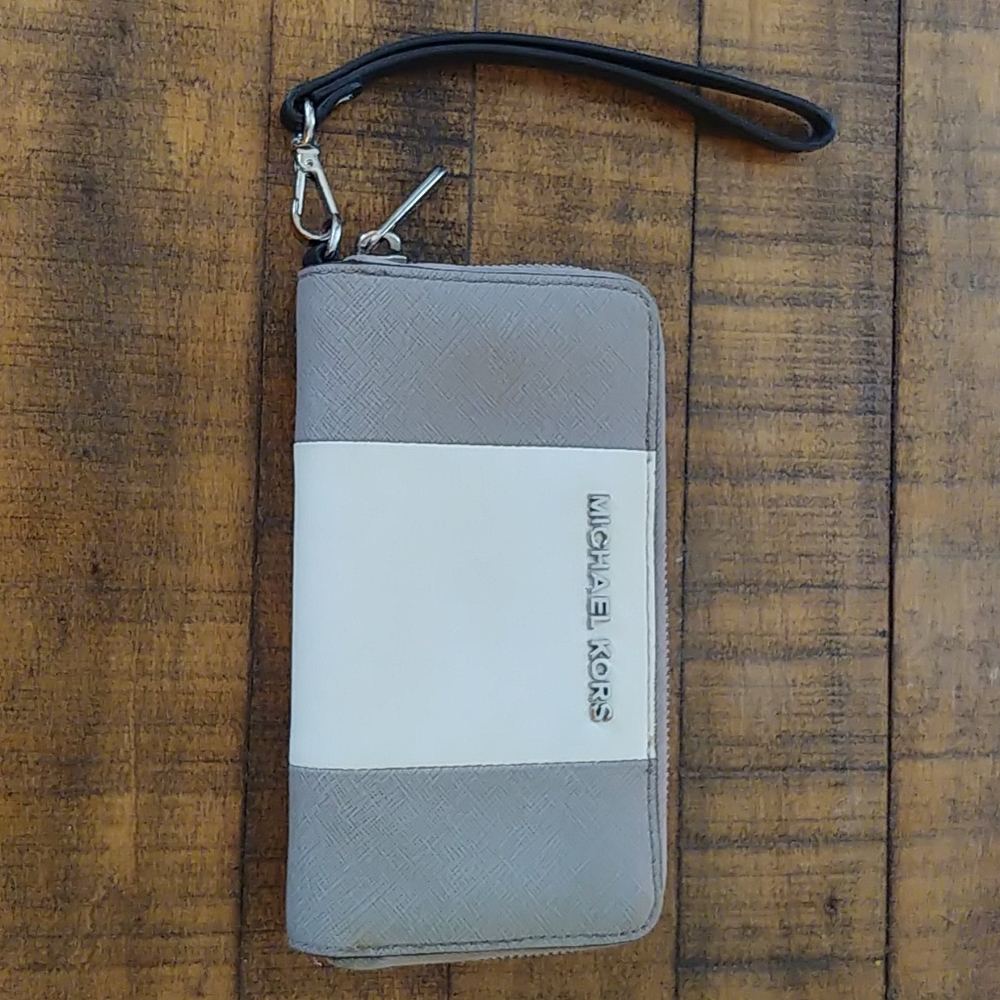 Michael Kors wristlet